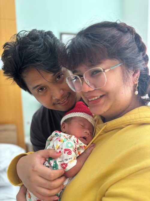 April and James and baby Euan 500w