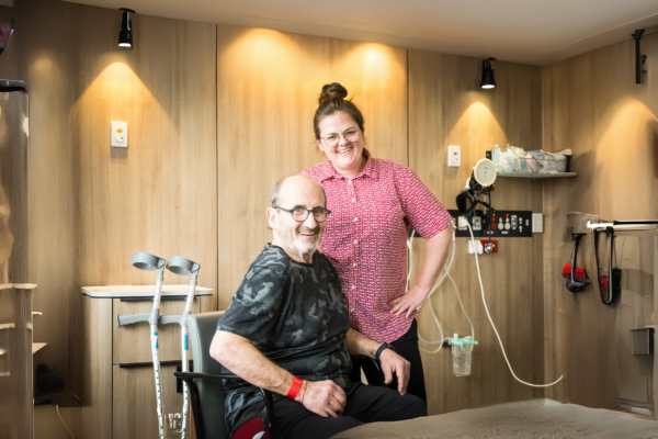 Knee replacement - male patient with female nurse