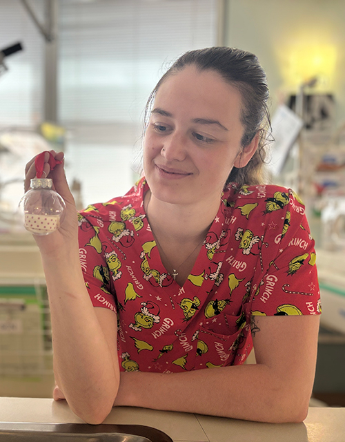 Nurse-Talia-Rhind-Christmas-baubles-for-Cabrini-SCN-babies